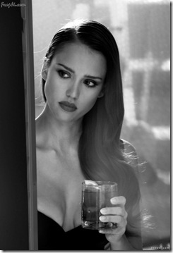 Jessica-Alba-Best-Cleavage-Photoshoot-008