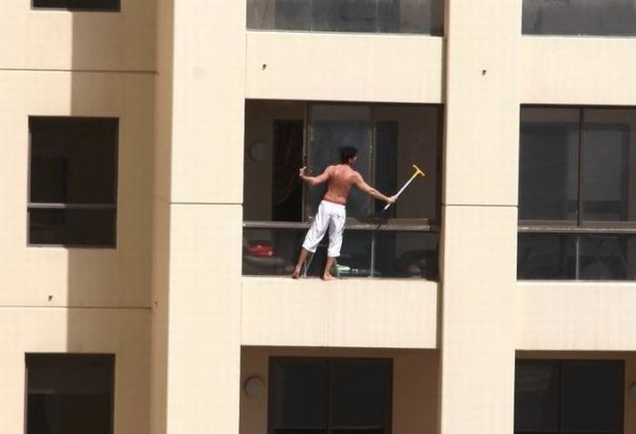 [crazy_window_washer_02[3].jpg]