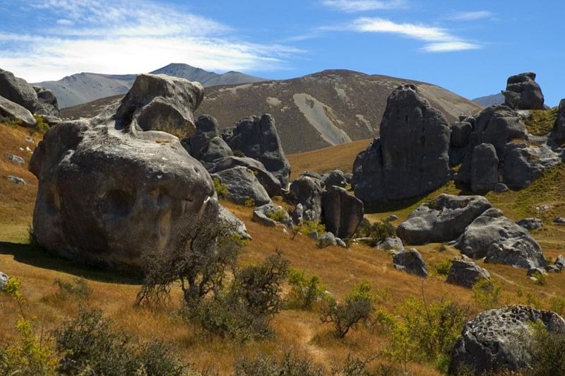 [800px-Castle_Hill_New_Zealand3.jpg]