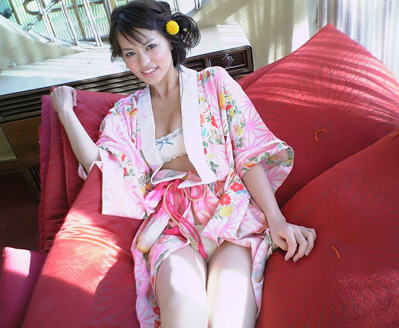 Yuriko Shiratori, 白鳥百合子