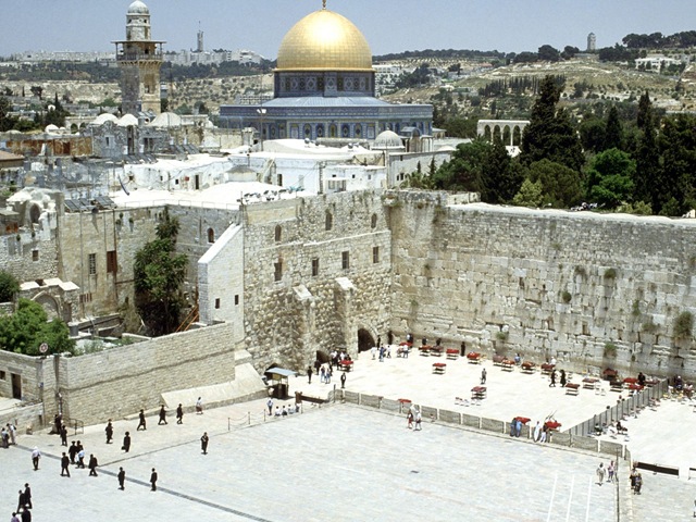 [Western-Wall-And-Omar-Mosque-Jerusalem-Israel-1-1600x1200[4].jpg]