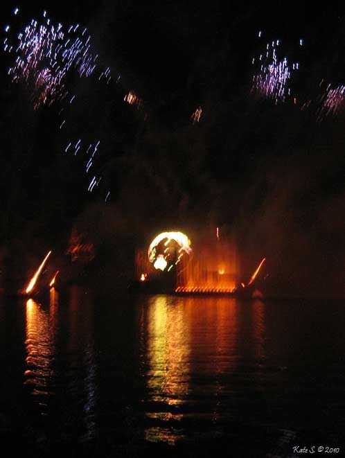 [epcot-globe13.jpg]