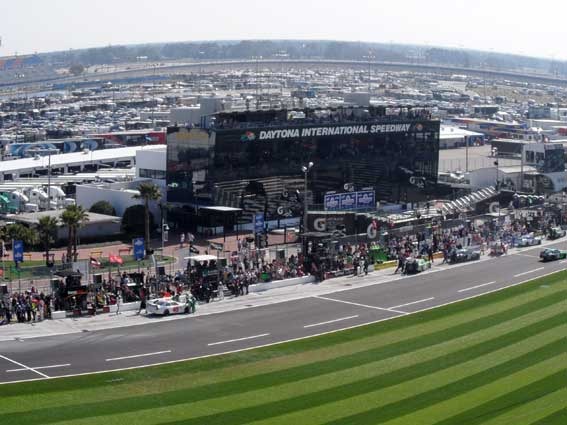 [nascar-2[4].jpg]