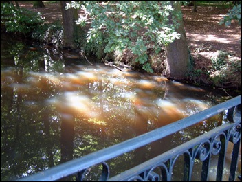 canals around the castle