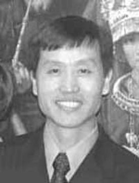 [jie_wei_zhou_portrait5.jpg]