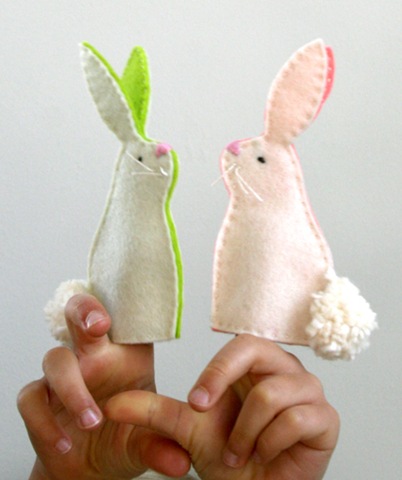 [bunny-finger-puppets-4-425[4].jpg]