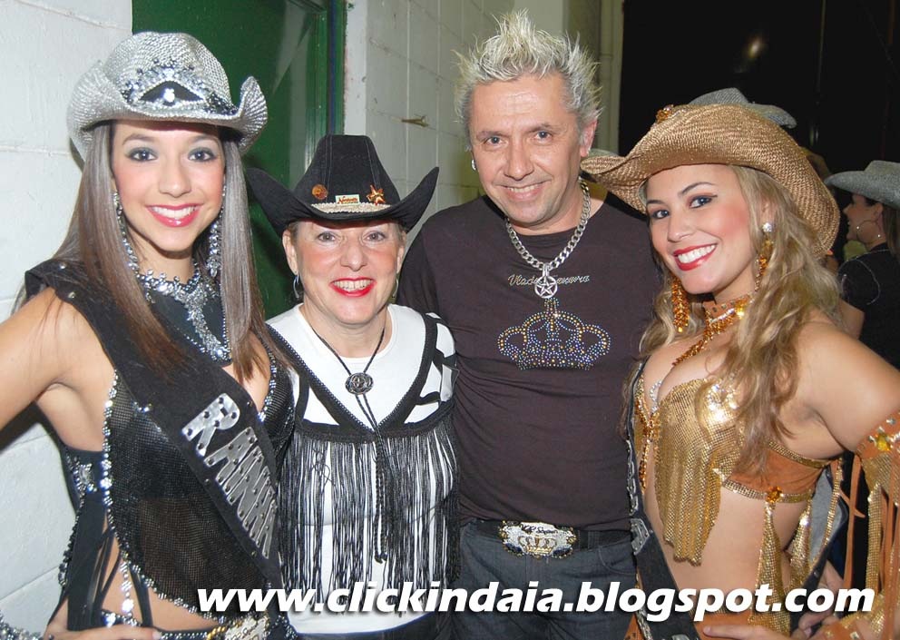 [Click - Carina, Vania, Wlad e Mariana (Brazilian)[8].jpg]