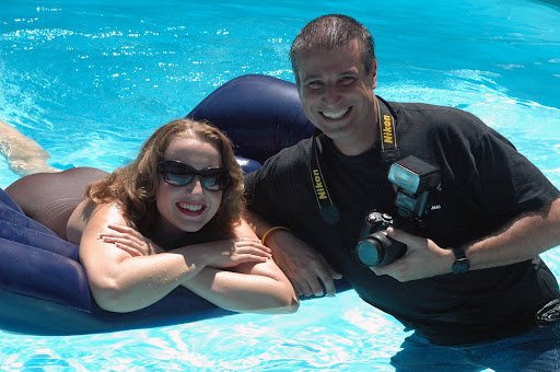 http://lh4.ggpht.com/_0nws-JdCp60/SX0RUVuh9gI/AAAAAAAAAXY/yTyZikx43Ak/s512/PoolShoot326.jpg