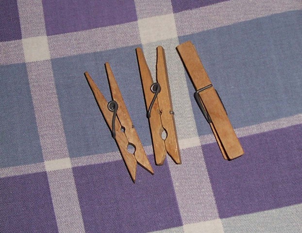 [1960-1970's Clothes Pegs[2].jpg]
