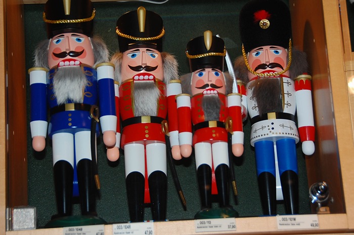 [nutcracker56.jpg]