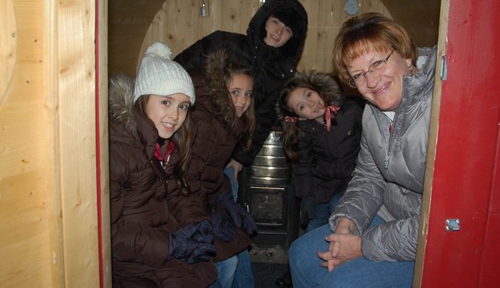 [grandma and kids[2].jpg]