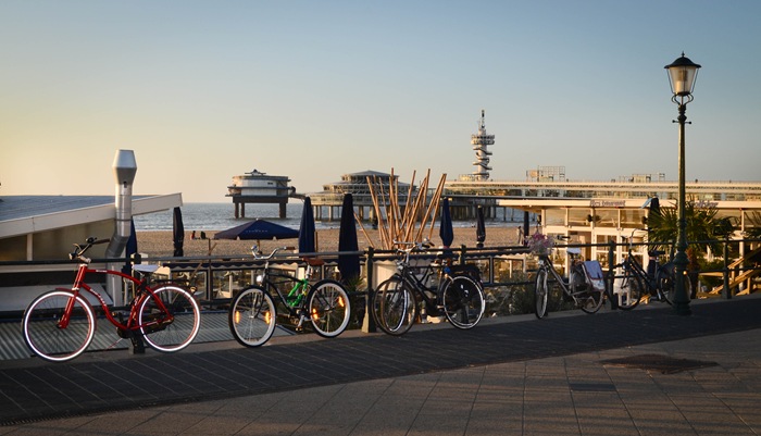 [beach boardwalk_[2].jpg]