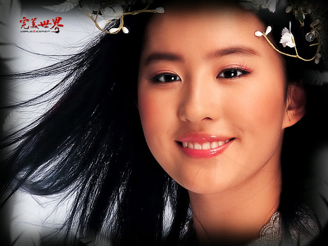 Liu YiFei desk.zjj.com.cn__2006110207082725708_000.jpg