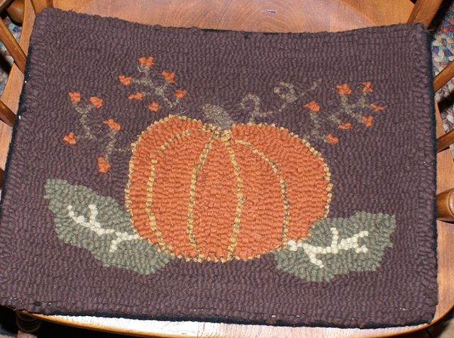 [pumpkin hooked rug[3].jpg]