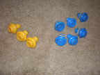 Yellow and blue push buttons, the blue ones are in that box of buttons.