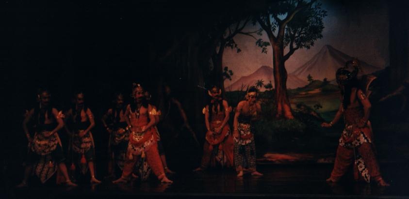 [indonesia_java_wayang_orang[3].jpg]
