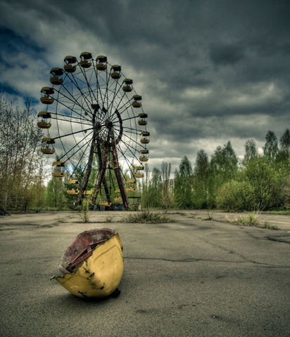 [c4e91_Chernobyl-Today-A-Creepy-Story-told-in-Pictures-funfair[7].jpg]