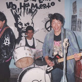 El Chino Victor como siempre en la guitarra y Joshelin en la bateria.