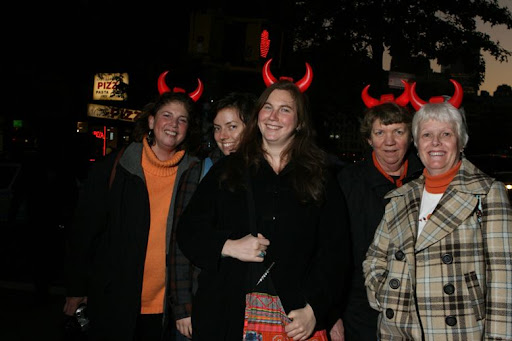 A bunch of Horny Women A bunch of Horny Women