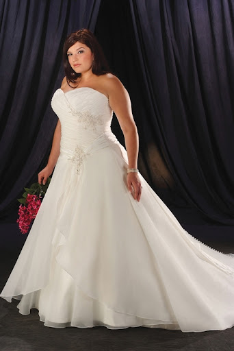 #1904 Plus Size Bridal Gown