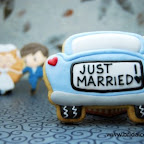 'Just married car' wedding cookie favor - BridalCookie.jpg