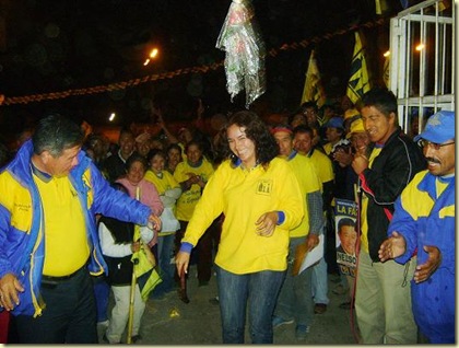 nelson chui inaigurando un local de campaña de la futura alcaldesa de san antonio, dra. eveling feliciano ordoñez