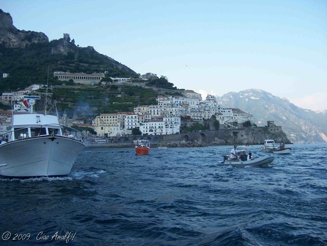 [CiaoAmalfiCoastBlogAntonioProcession[20].jpg]