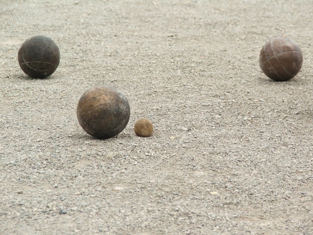 [bocce balls[2].jpg]