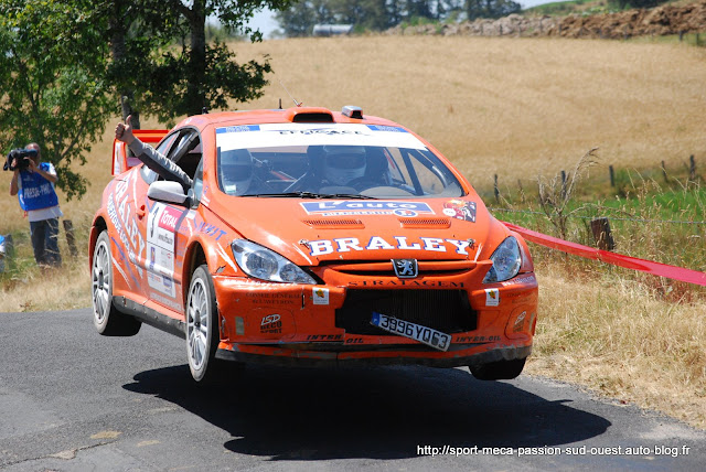 http://lh4.ggpht.com/_2CIcXC32EDE/Sl5YegTzA_I/AAAAAAAABNI/Bfmb9vRpNp8/s640/Rallye%20du%20Rouergue%202009%20765.jpg