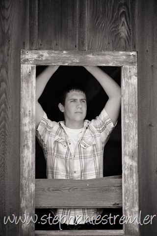 [LyndenSeniorPhotographerS5-15-2010Dylan-104[2].jpg]