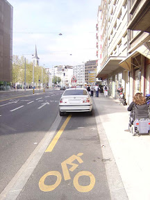 Boulevard du Pond d'Arve : "J'en ai que pour deux minutes, je travaille, moi."