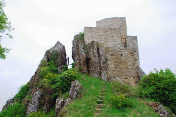 Castello di Pietrarubbia Castello di Pietrarubbia