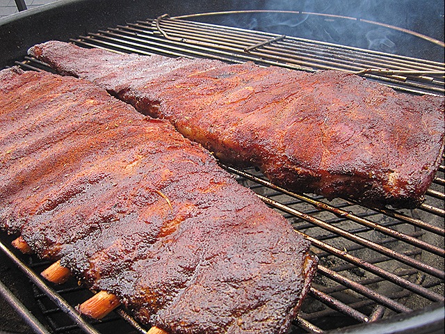 [Hot-Smoking on the Charcoal Grill[2].jpg]