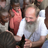  &ndash; Fr. Seraphim w/ Kabala children (James Mansaray, photographer)