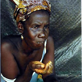  &ndash; Woman with amputated arm (James B. Mansaray, photographer)