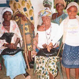  &ndash; Distributing rice (James B. Mansaray, photographer)
