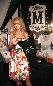 [taylor-swift[5].jpg]