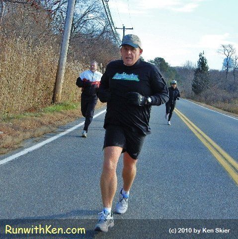 Runners at the 2010 AGN Turkey Tune-Up in Ipswich, MA. (see more race photos at runwithKen.com)