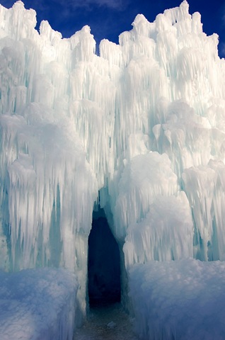[midwayicecastle182.jpg]