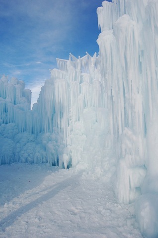 [midwayicecastle542.jpg]
