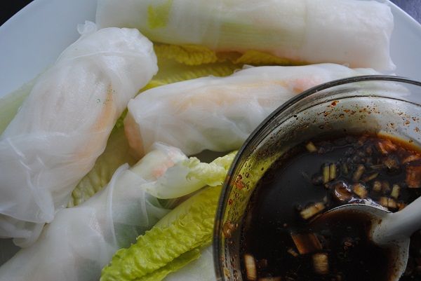 rolls with sauce 600