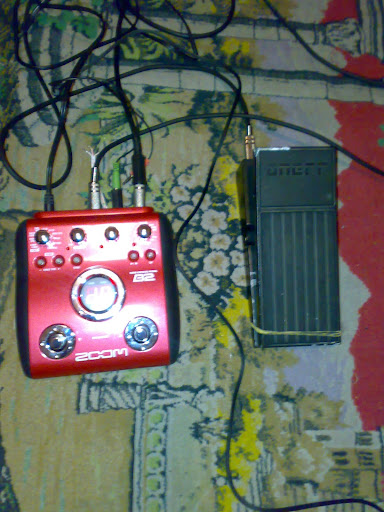 Zoom B2 + Behringer BDI 07102010304