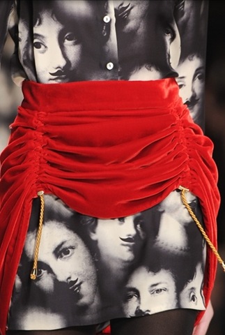 [JeanCharlesdeCastelbajacsurrealismog[1].jpg]