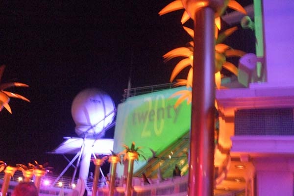 [b2009_1205AtSea0020[4].jpg]