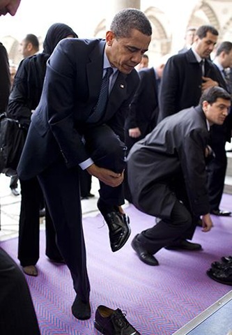 [obama-in-mosque[3].jpg]