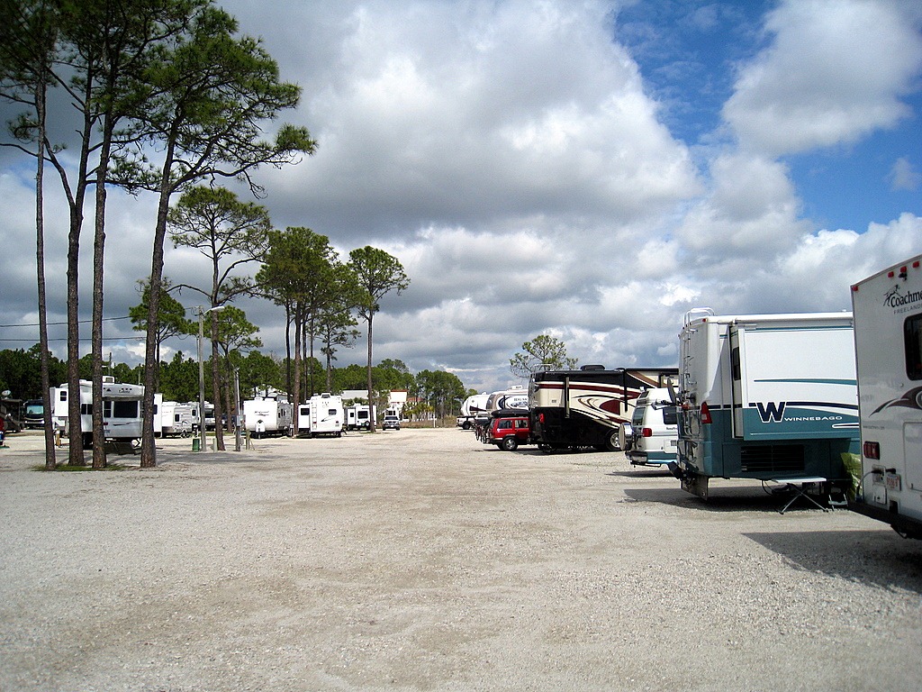 [Lineup at Ho Hum[2].jpg]