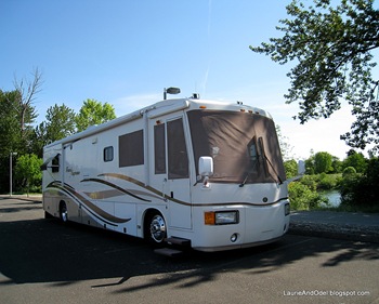 Parked along the Willamette River at Valley River Center