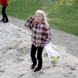 2 april  2010 buurtvereniging  eieren zoeken 022.jpg
