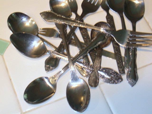 [122710 mismatched flatware[11].jpg]