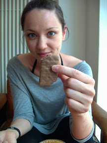 zweiseitig abgebissener Tim Tam